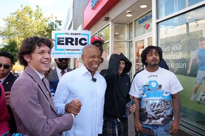 Eric Adams, en un recorrido por el Bronx