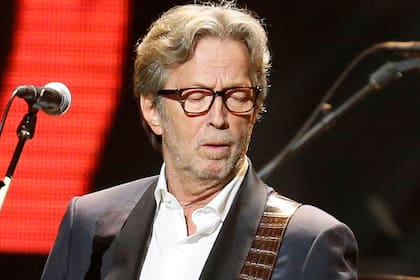 Eric Clapton volvió a cantar "Cocaine", el clásico de JJ Cale, después de muchos años, pero cambió levemente la letra para que ya no parezca ambigua