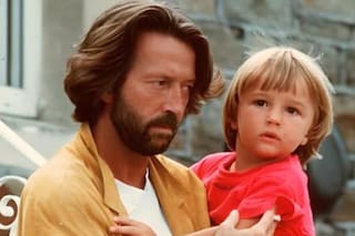 El día que el hijo de Eric Clapton cayó de un piso 53 y sumergió al músico en sus horas más oscuras