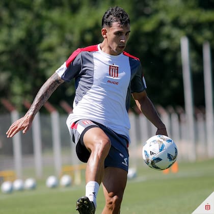 Eric Meza llegó de Colón a Estudiantes para reemplazar a Godoy en el lateral derecho