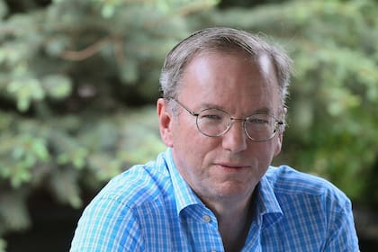Eric Schmidt se unió a Larry Page y Sergey Brin para comandar la compañía como un triunvirato