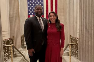 Erika Donalds, esposa de Byron, el candidato favorito en las encuestas a gobernador de Florida