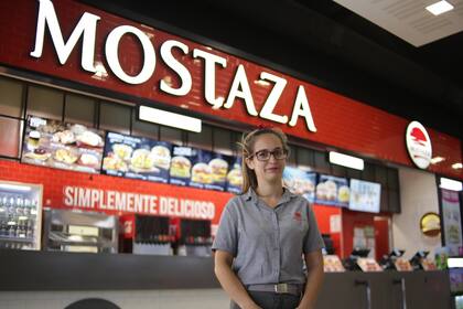 Erika Fogar fue la tutora y la persona que le hizo el seguimiento cuerpo a cuerpo hasta que consiguió el trabajo en Mostaza hace ocho meses