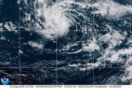 Erin se debilita a huracán de categoría 3; meteorólogos esperan que gire hacia el norte
