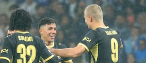 Enzo Fernández ya deja su impronta en el City: una asistencia, abrazo con Haaland y reproches al árbitro