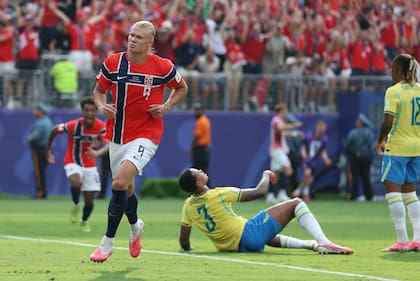Erling Haaland no falló y, con un doblete, dejó a Brasil afuera de la Copa del Mundo en octavos de final