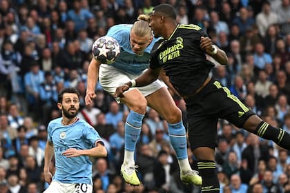 Erling Haaland vs. David Alaba, durante un Manchester City vs. Real Madrid, un choque de titanes que se repetirá por tercera vez consecutiva en la Champions League