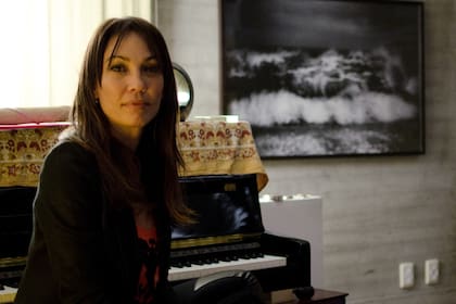 “Mi formación, si vamos a la formación concreta, es en cine y fotografía. Yo empecé fundando una revista que se llamaba Los Inrockuptibles junto a los franceses que trajeron la revista acá", contó a LA NACION en 2019 respecto a sus inicios