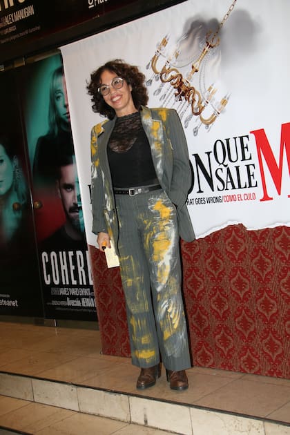 Ernestina Pais eligió un conjunto que no pasó desapercibido para su noche de teatro