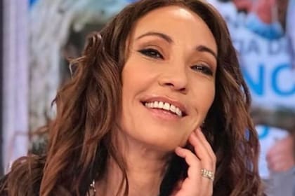 Ernestina Pais habló de todo: su nuevo romance, su flamante ciclo y su cruce con Viviana Canosa