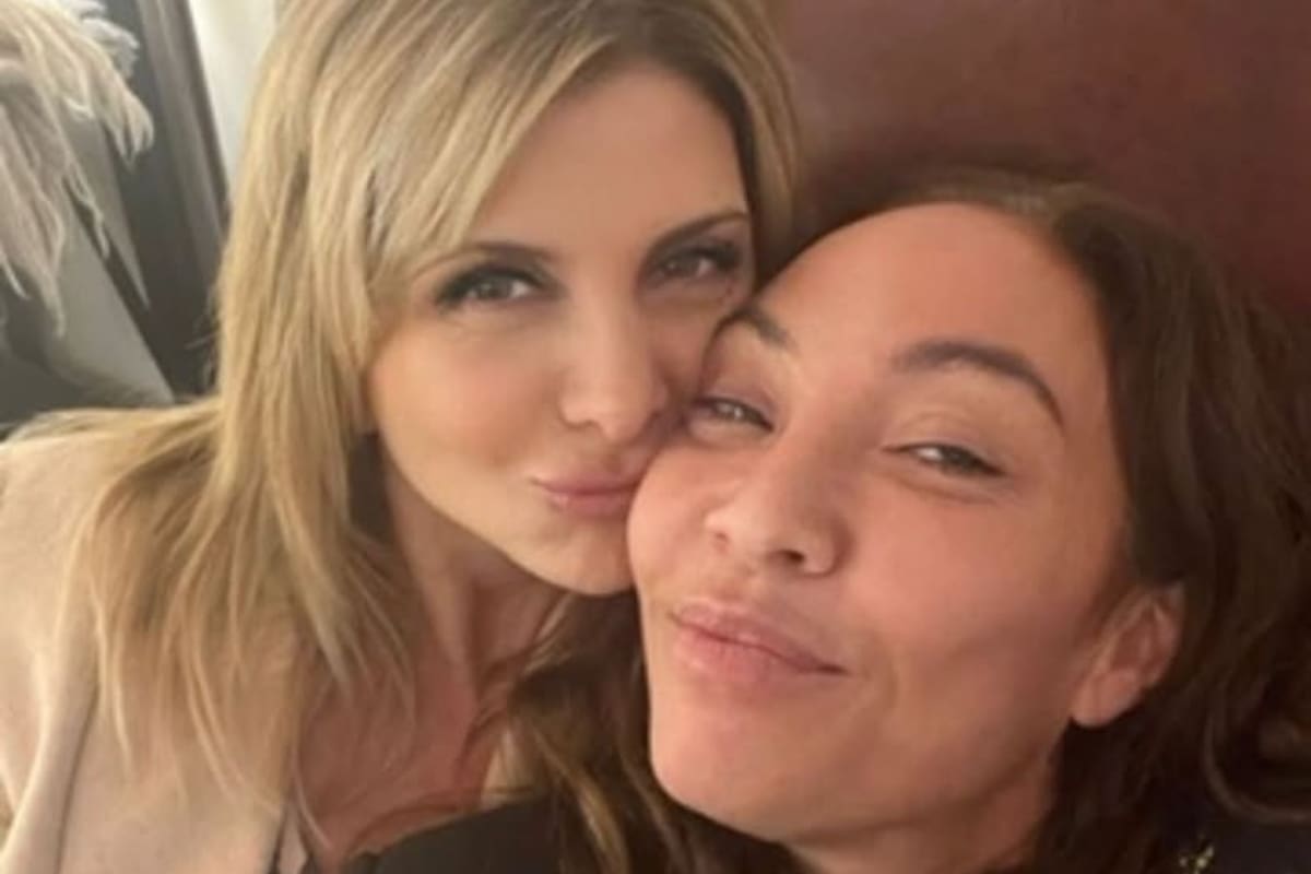 Ernestina Pais, junto a Débora Plager