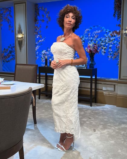 Ernestina Pais, muy elegante, en una visita al programa de Mirtha Legrand