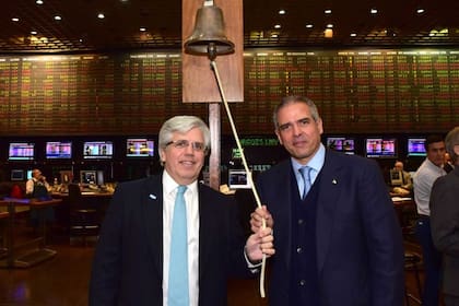 Ernesto Allaria, presidente de BYMA (izquierda), y Luis Perez Companc, líder del Grupo Perez Companc (derecha).