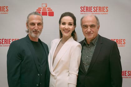 Ernesto Alterio, Natalia Oreiro y Francesc Orella, en su paso por el Festival frances Série Series, celebrado en Fontainebleau