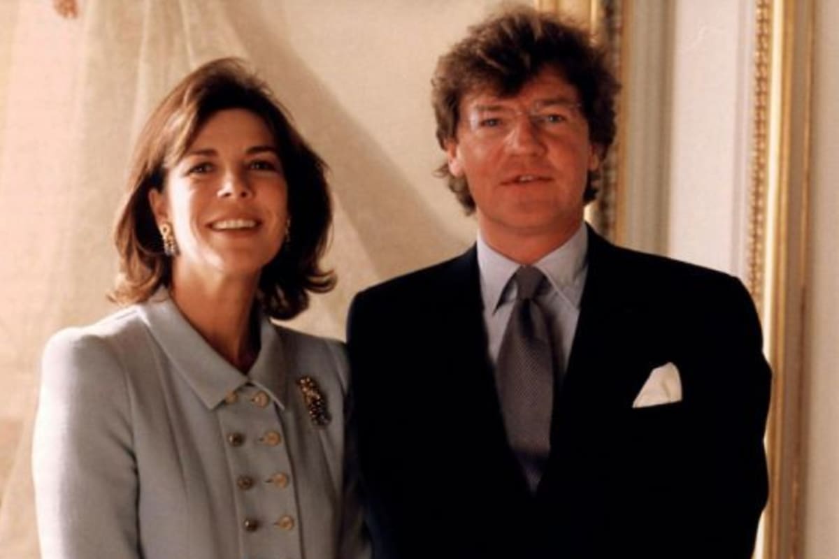Ernesto de Hannover y Carolina de Mónaco, en el día de su unión civil en 1999