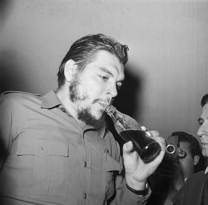 Ernesto “el Che” Guevara, entonces ministro de Industria de Cuba, durante la conferencia del Consejo Interamericano Económico y Social de 1961, en Punta del Este, Uruguay