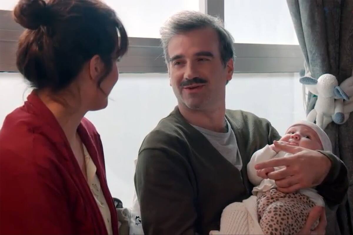 Ernesto se olvida de la bohemia cada vez que se encuentra con Vicky.