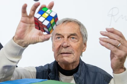 Erno Rubik, creador del cubo mágico