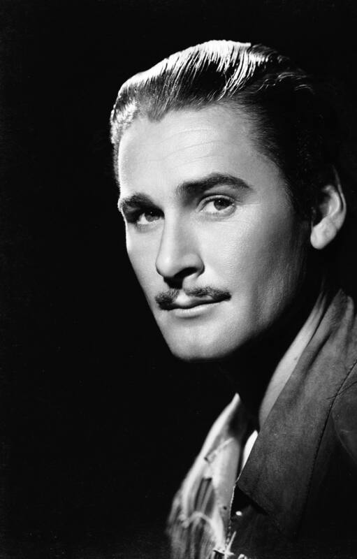 Errol Flynn, el actor que encantó a Hollywood con su porte y destreza física y terminó arruinado por sus excesos
