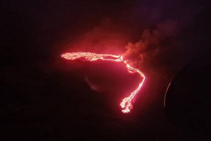 Erupción en Islandia: las impactantes imágenes de ríos de lava cerca de la capital islandesa