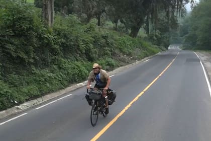 Es argentino, se fue de viaje en bicicleta por Latinoamérica porque estaba deprimido y lo llamaron de Gran Hermano