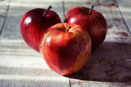 Es beneficioso para la salud comer manzanas (Imagen ilustrativa)