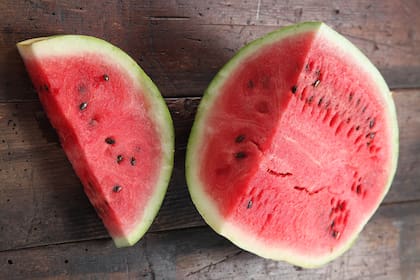Es bueno incluir sandía en las dietas para bajar de peso ya que aporta pocas calorías