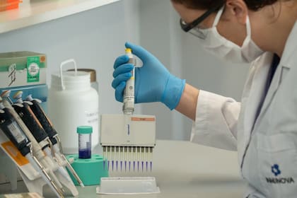 La OMS espera distribuir 337 millones de dosis de la vacuna contra el coronavirus a 145 países en la primera mitad del año