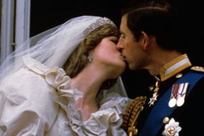 Efemérides del 29 de julio: se cumple un nuevo aniversario de la boda entre Lady Di y el príncipe Carlos