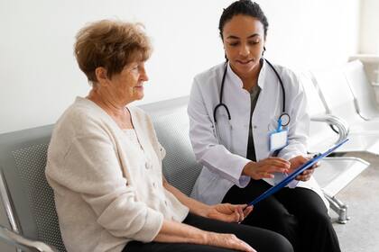 Es crucial completar la inscripción en Medicare y Medicaid antes de esta fecha para evitar retrasos y asegurarse de que la cobertura comience en 2025