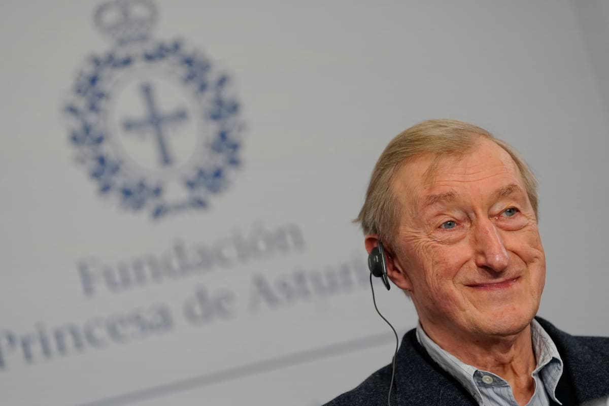 "Es difícil no preocuparse por los tiempos que corren", declaró hoy el escritor, de 80 años