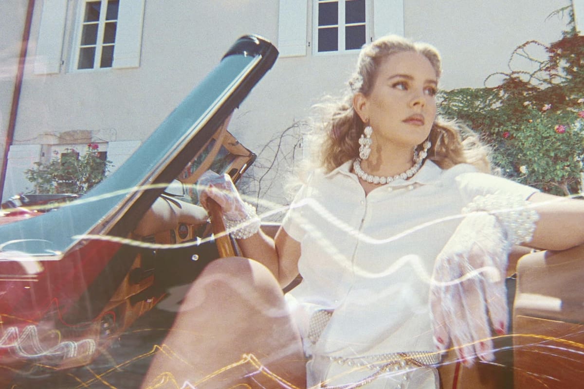 Es el séptimo álbum de estudio de la cantante y compositora estadounidense.