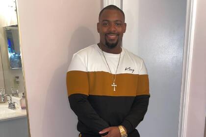 Es enfermero y gana US$187.000 por año, mientras viaja por todo el país