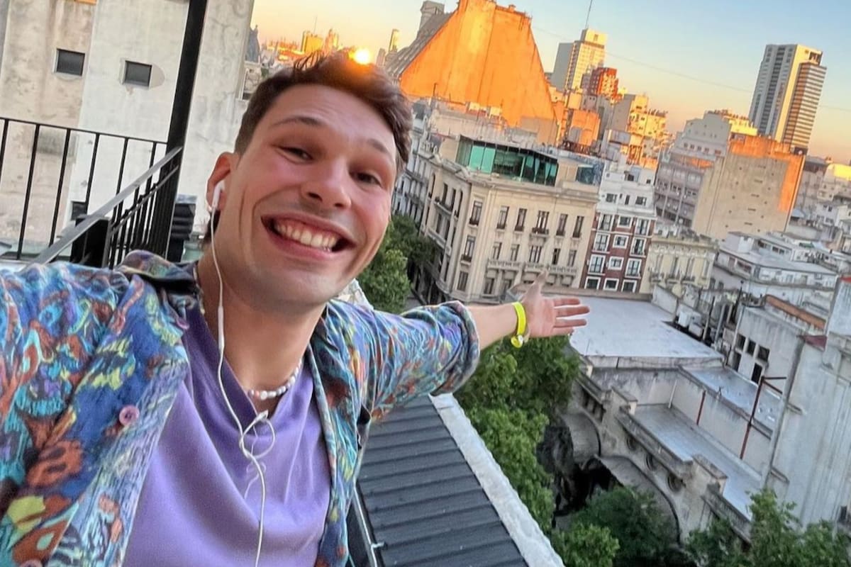 Es español, fan de Cris Morena y se volvió viral tras visitar Buenos Aires y compartir lo que se encontró en su llegada