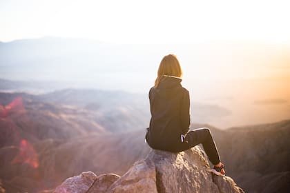 Es importante elegir un lugar especial para el ritual de gratitud, aunque no necesariamente se tiene que hacer fuera de casa