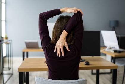Es importante hacer estiramientos mientras trabajás