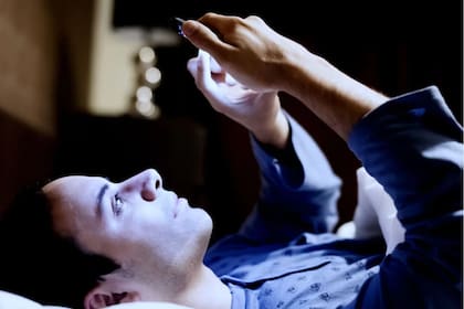 Es importante no usar dispositivos electrónicos al momento de acostarse