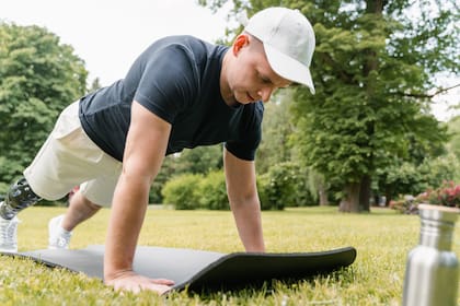 Es importante observar que la técnica de los ejercicios sea la correcta para evitar lesiones a la hora del entrenamiento