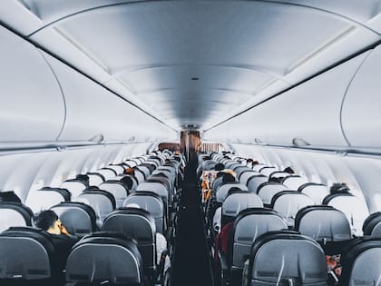 Es importante prestar mucha atención a lo que los auxiliares de vuelo y los pilotos te están diciendo.