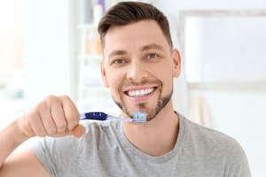 Es importante realizar la cantidad que menciona la experta; de ser más, el exceso de cepillados puede dañar la dentadura