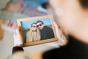 Es importante tener en cuenta qué tipo de fotos se ponen en la casa (Foto: Freepik)
