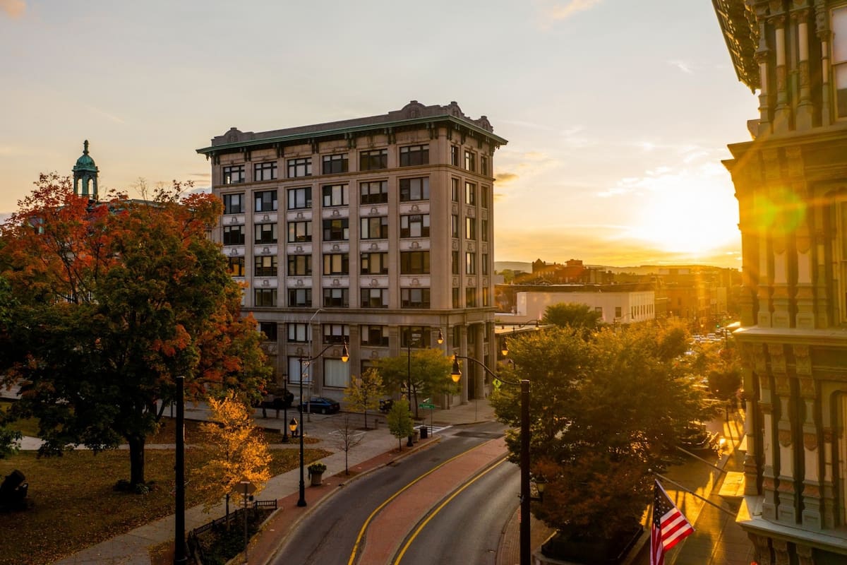 Es la ciudad más grande de la región sur de Nueva York