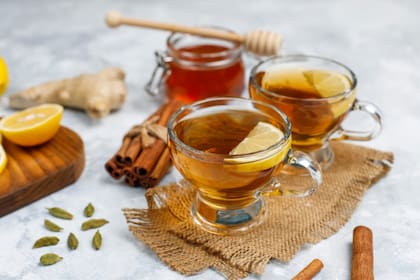 Es la Infusión del momento: el té de jengibre y limón aporta múltiples beneficios a la salud
