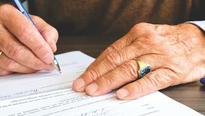 Es la primera vez que el gobierno de EE.UU. aumenta el rango de edad para las personas sin discapacidades y que no tienen dependientes (Pexels/Matthias Zomer)