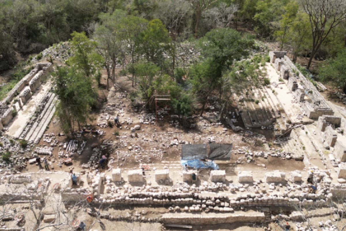 Es la primera vez que se localizan conjuntos habitacionales en esta estructura histórica de origen maya