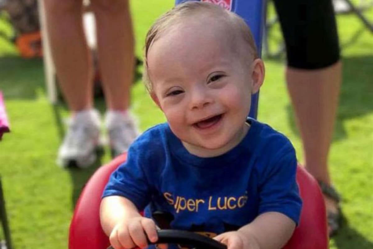 Es la primera vez que un niño con síndrome de Down representa a la marca