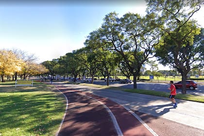Es la ruta más artística de todas ya que está frente al Museo Nacional de Bellas Artes y cuenta con esculturas al aire libre