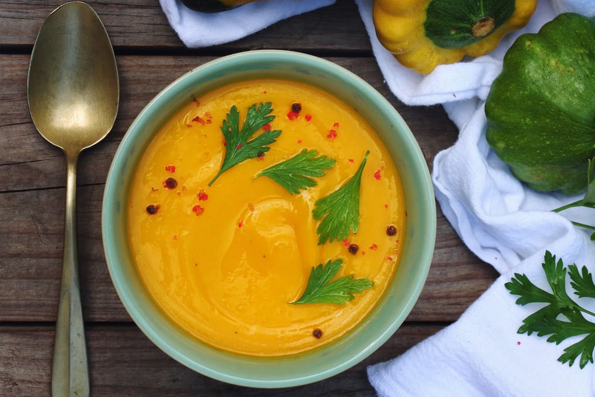Es nutritiva, fácil de hacer y reconforta el cuerpo y el espíritu. Además, es uno de los platos más versátiles que existen. Algunas combinaciones de ingredientes para dejar volar la imaginación en la mesa de todos los días