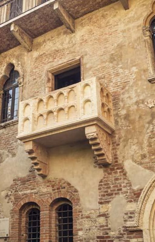 ¿Es o no es? La supuesta casa de Julieta Capuleto (Giulietta Capuleti), la heroína de Shakespeare, y el mítico balcón romántico, en Verona.