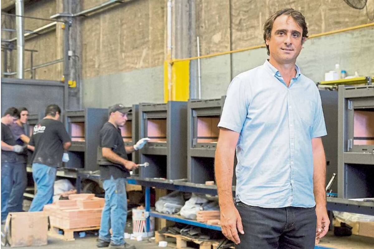 Es profesor de Educación física, pero trabaja en la pyme familiar